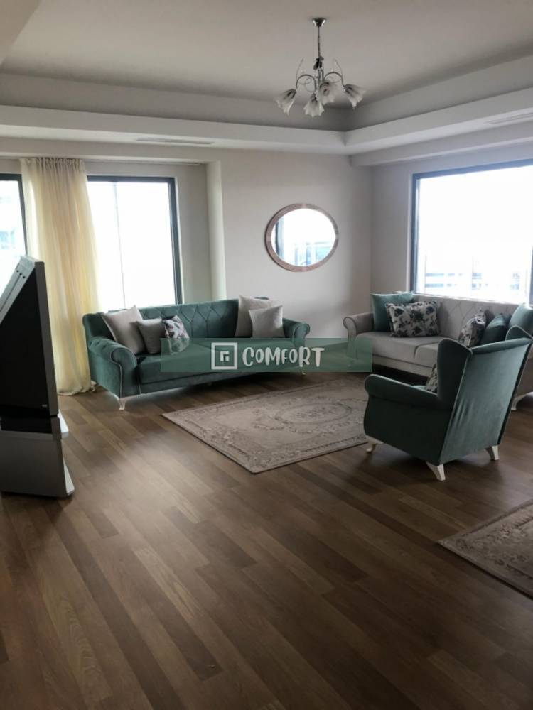 High Floor Spacious 4 + 1 Apartment