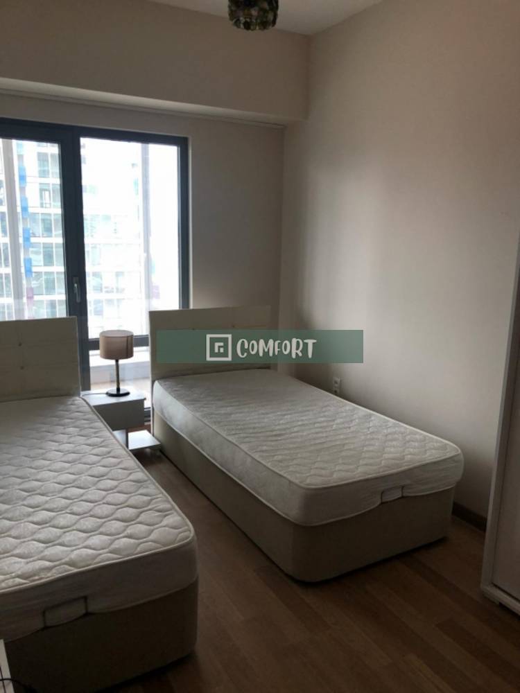 High Floor Spacious 4 + 1 Apartment