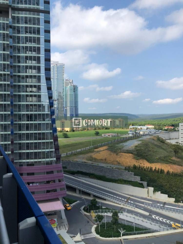 High Floor Spacious 4 + 1 Apartment