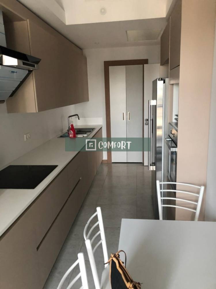 High Floor Spacious 4 + 1 Apartment