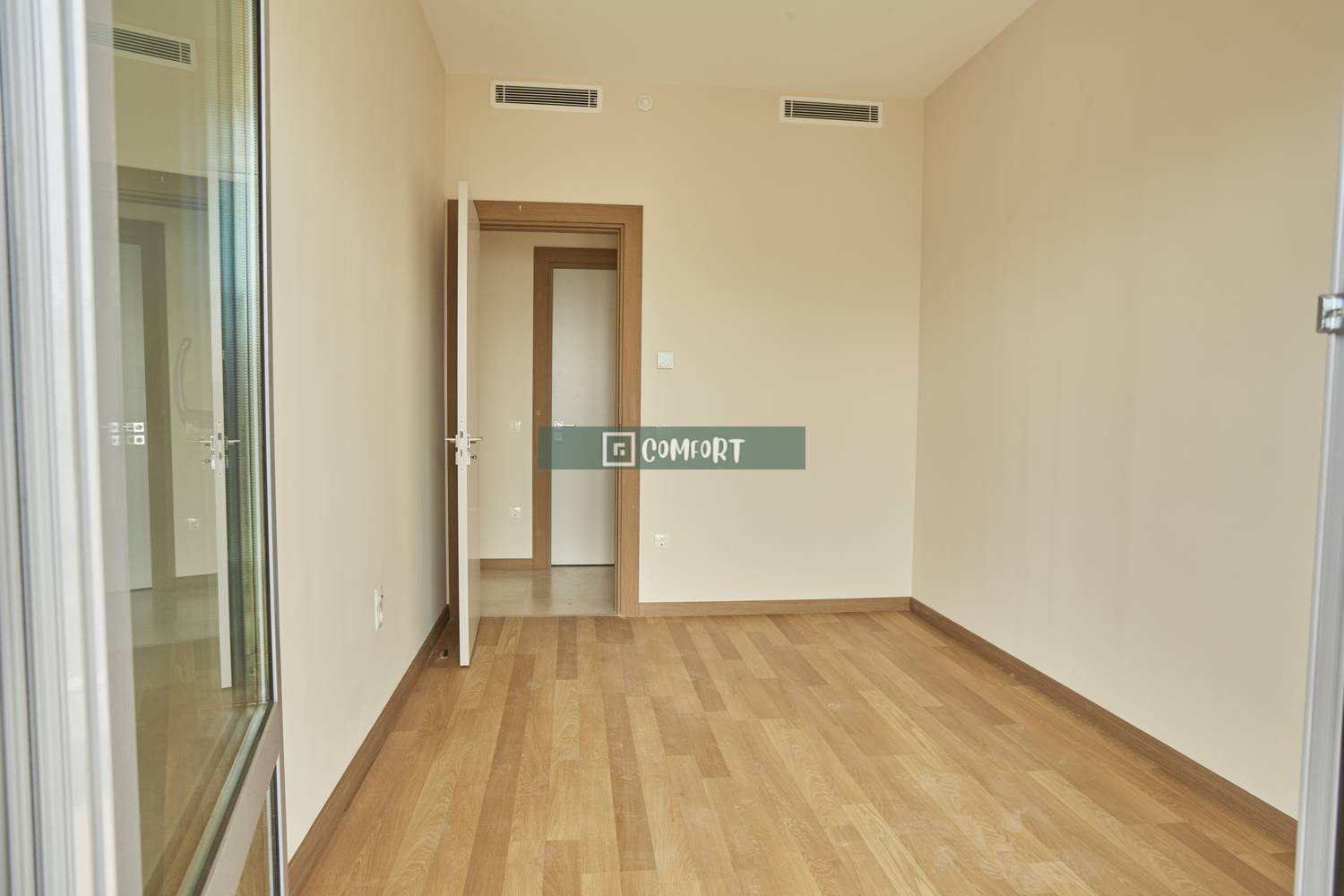 Spacious, 4 + 1 for sale in good location