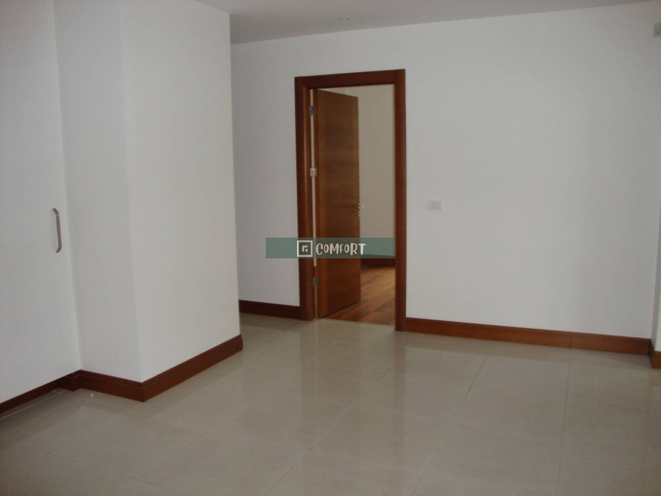High Floor Spacious 4 + 1 Apartment
