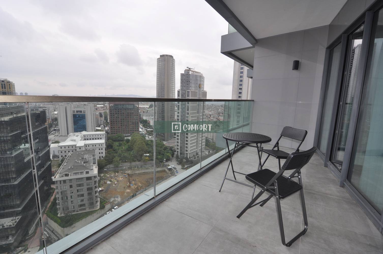 1+1 Corner Large Type Luxury Furnished Flat for Rent