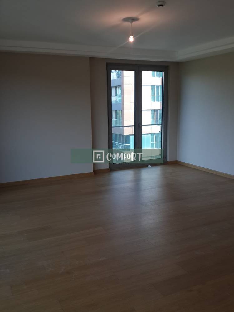3+1 Flat for Sale Forest Facade