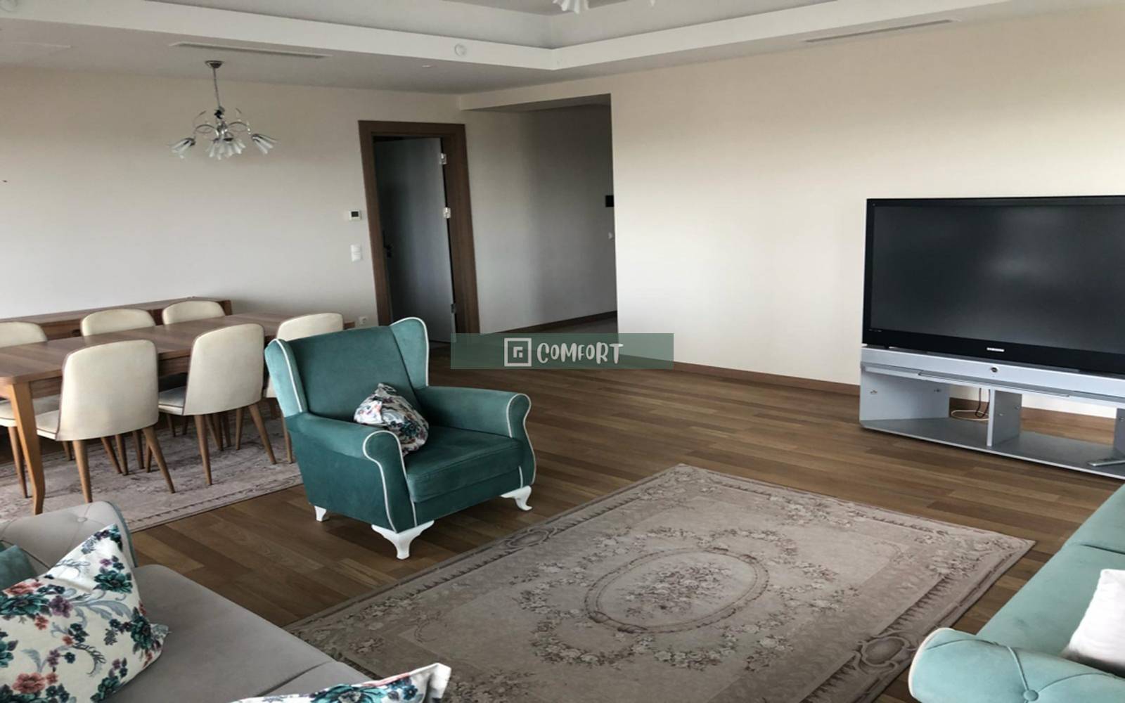 High Floor Spacious 4 + 1 Apartment