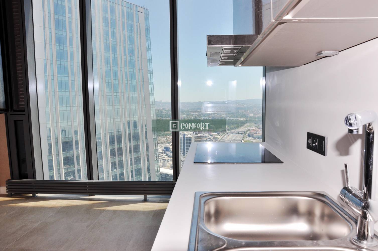4 + 1 Residence for Sale