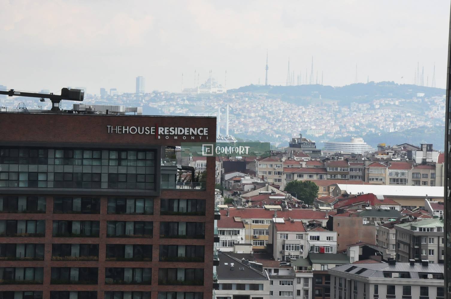 1+1 Satılık Daire Manzaralı Köşe Daire