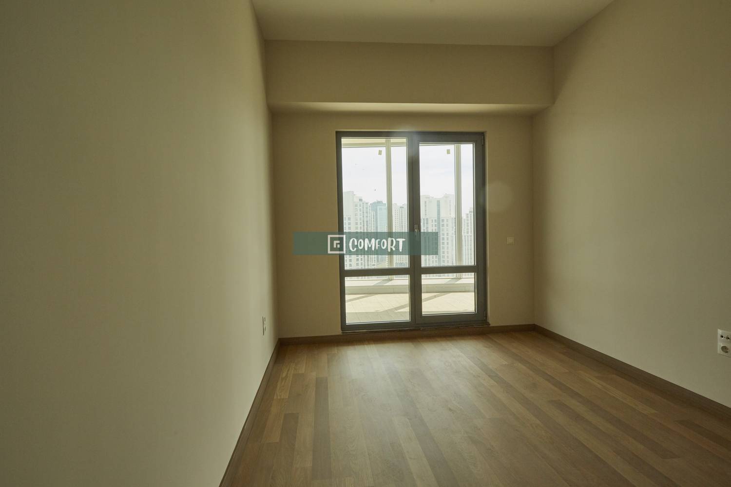 Spacious, 4 + 1 for sale in good location