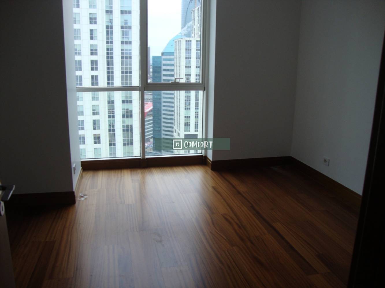 High Floor Spacious 4 + 1 Apartment