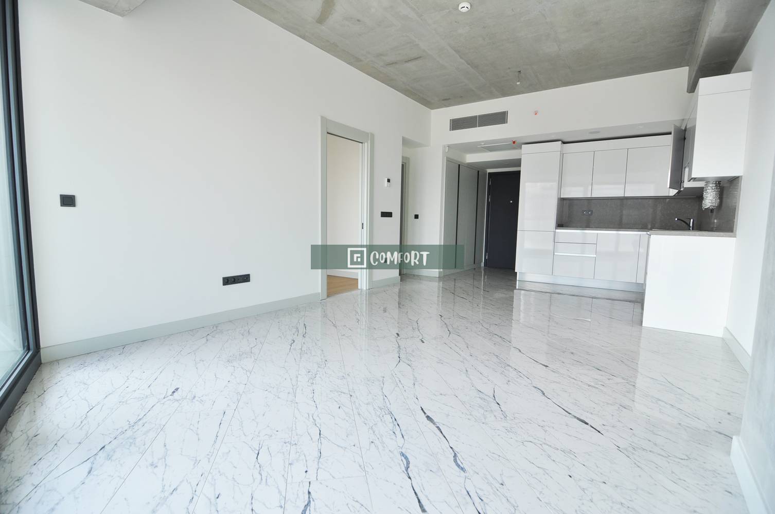 1+1 High Floor Spacious Flat