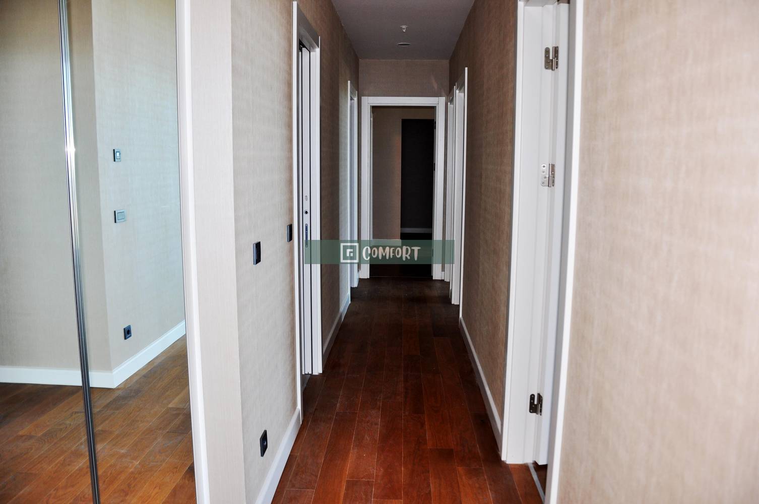4 + 1 Residence for Sale
